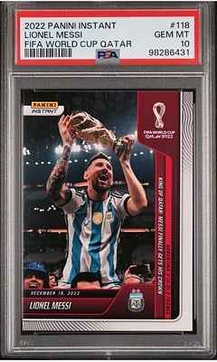 阿根廷 2022 年奪冠慶典上的獎盃複製品及 Messi 球星卡即將拍賣