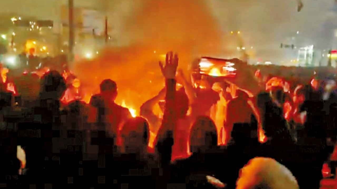 伊朗反政府示威愈演愈烈。(路透社)