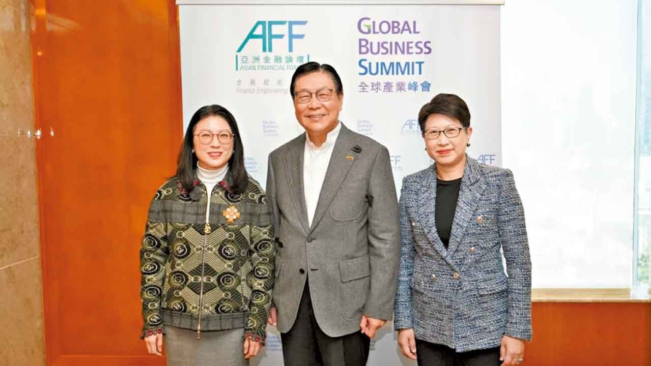 金融+產業的華山論劍