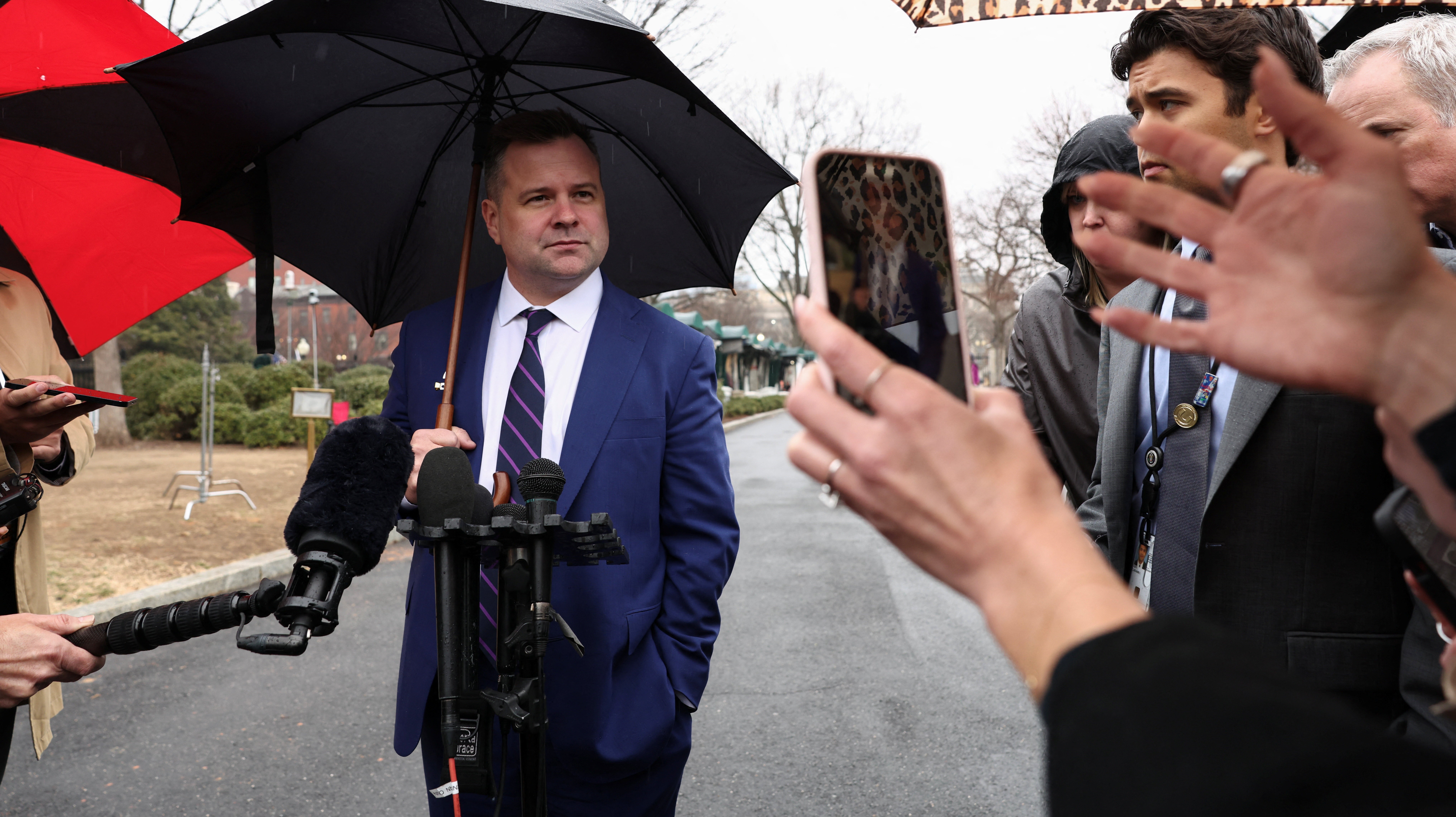 彭博引述知情人士稱，普爾特是特朗普政府決定向聯儲局發出傳票背後的主要推手