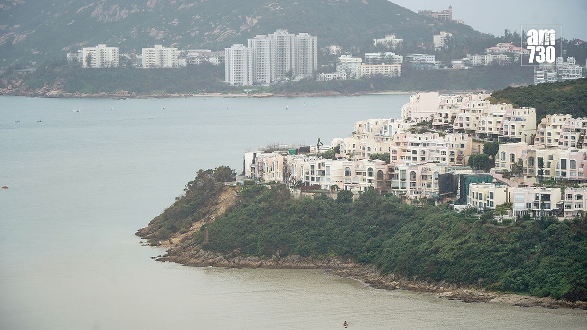 屋宇署2023年9月大規模巡查紅山半島臨海一帶獨立屋。(資料圖片)