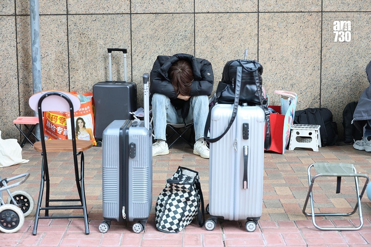 金鐘運輸署香港牌照事務處早前出現「排隊黨」亂象。(資料圖片／鍾式明攝)