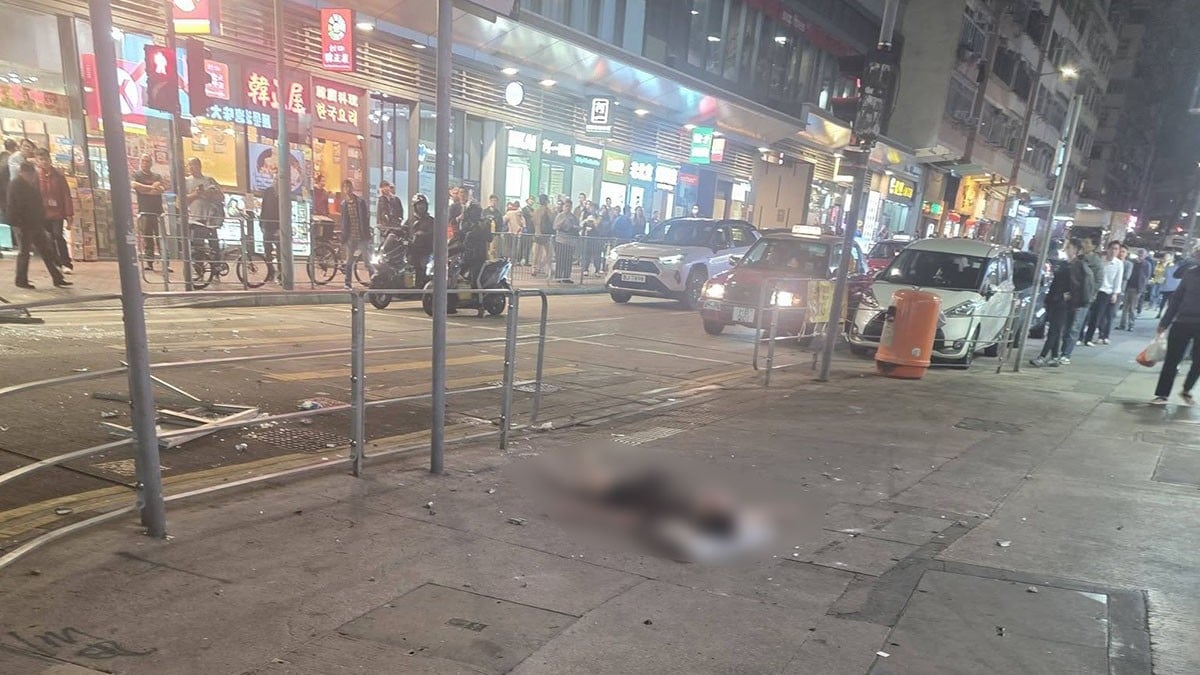 土瓜灣有單位傳出爆炸巨響，外圍行人路有人倒地。(網民Joy Su@FB群組「To Kwa Wan土瓜灣之友」)
