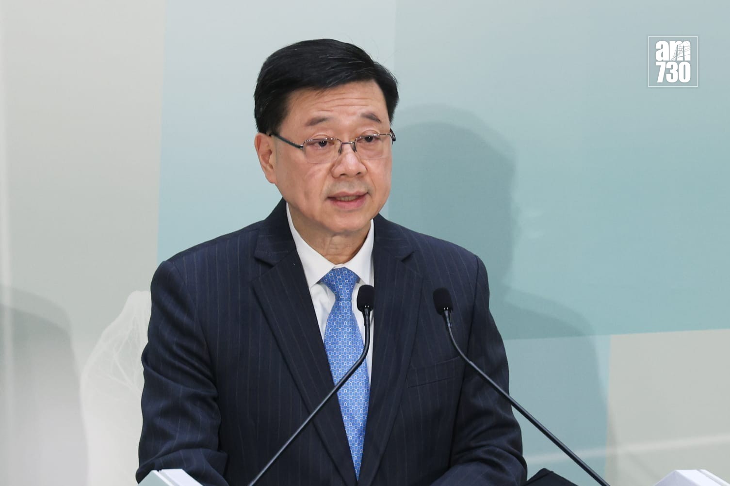 李家超稱全力推動中醫藥高質量發展,讓本港成中醫藥走向世界「橋頭堡」。(周令知攝)