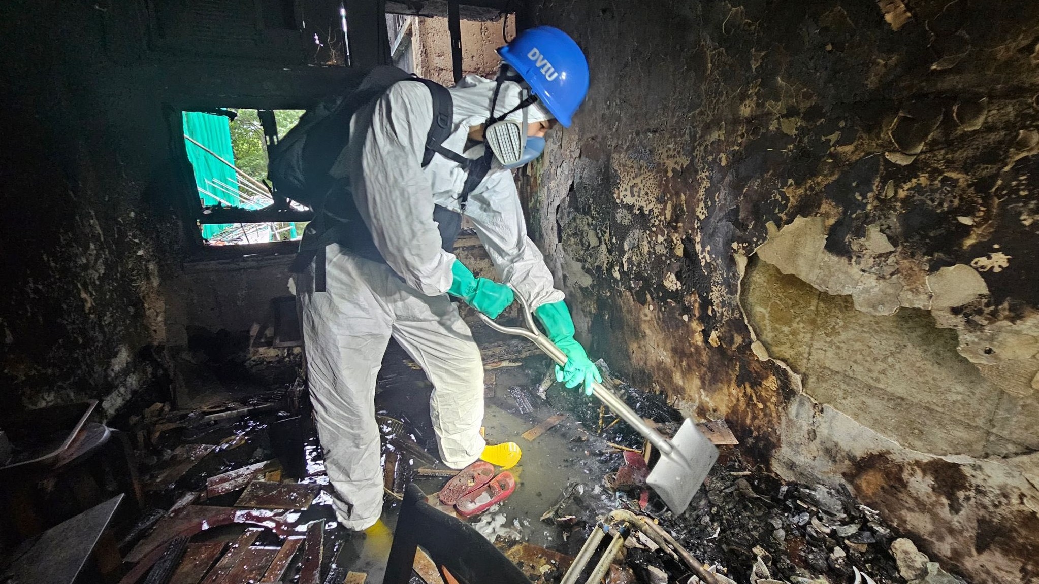 大埔宏福苑大火，警方指正繼續相關的調查和跟進工作，包括遺體身份鑑證。（警方社交網站圖片）