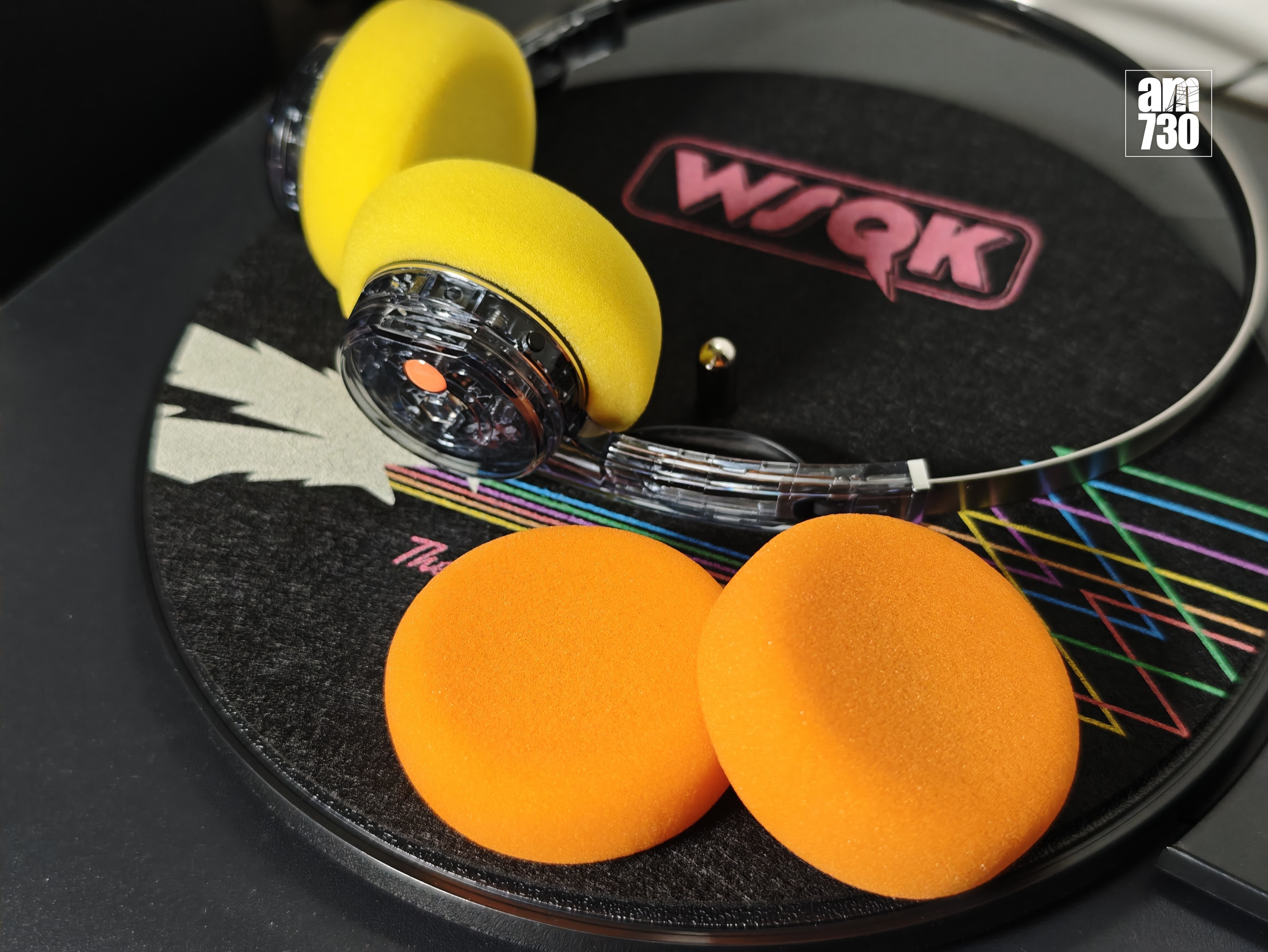 MONDO On-Ear Freestyle霧黑色包含3對耳綿。