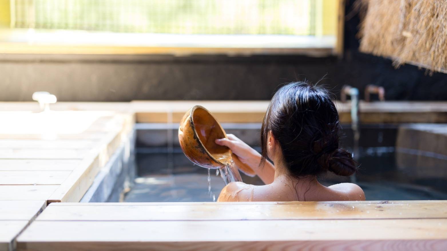 冬季本就是心血管疾病較容易發生的季節，在享受浸溫泉的同時，更要留意自身健康狀況。