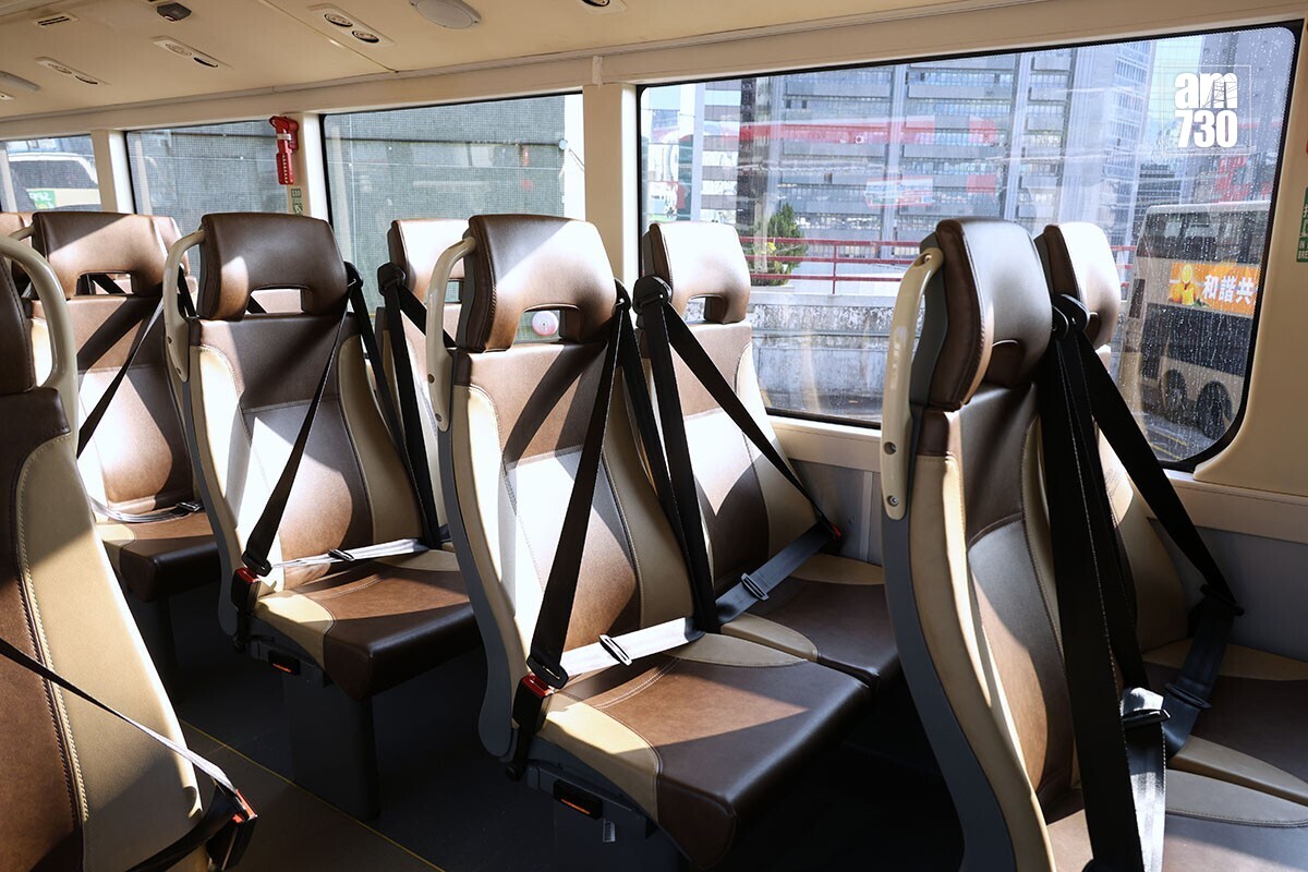 巴士強制佩戴安全帶新法例引起不少爭議。(資料圖片／林俊源攝)