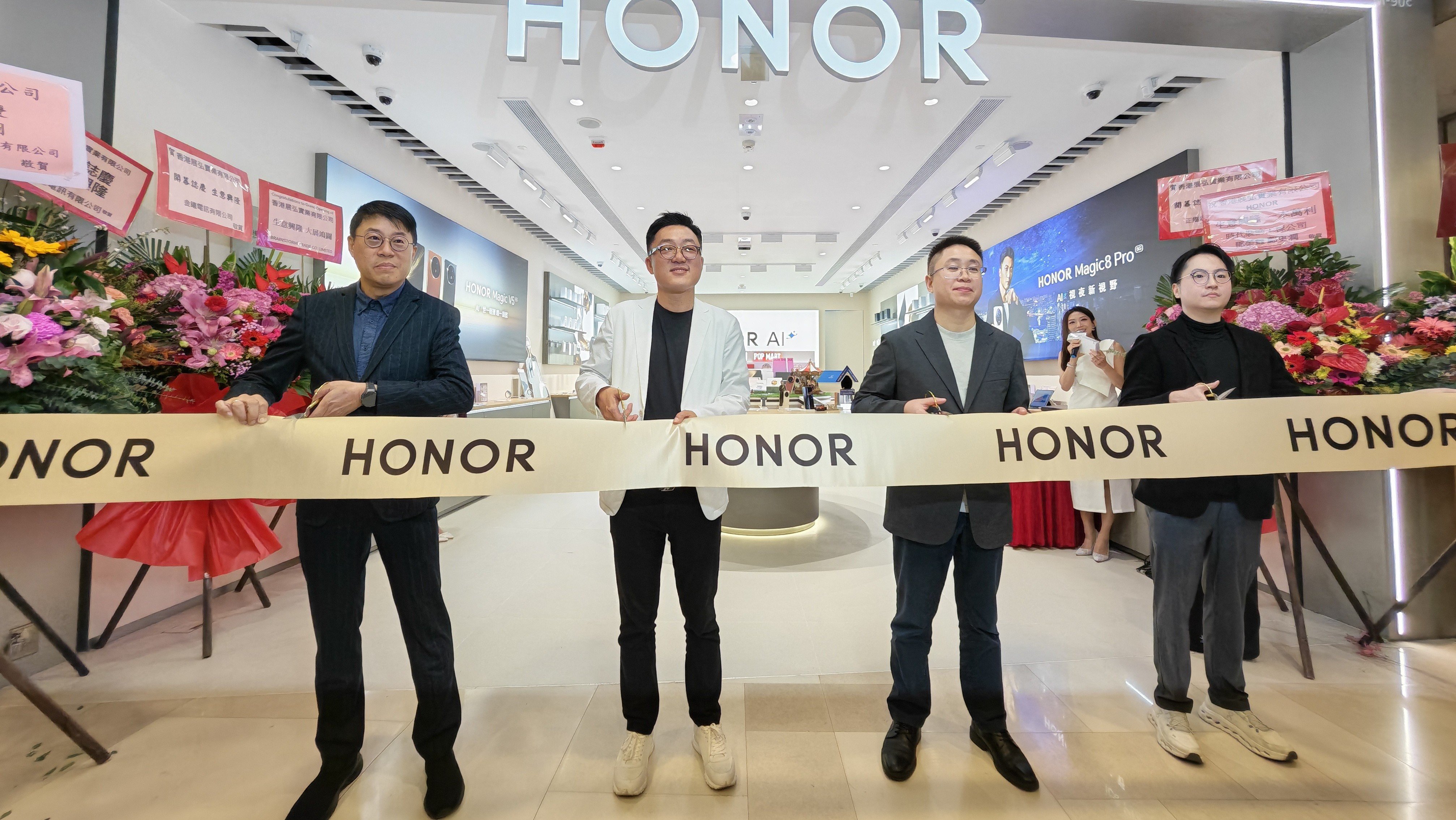 HONOR屯門體驗店現已開幕，首周進行多項優惠及大送贈品。