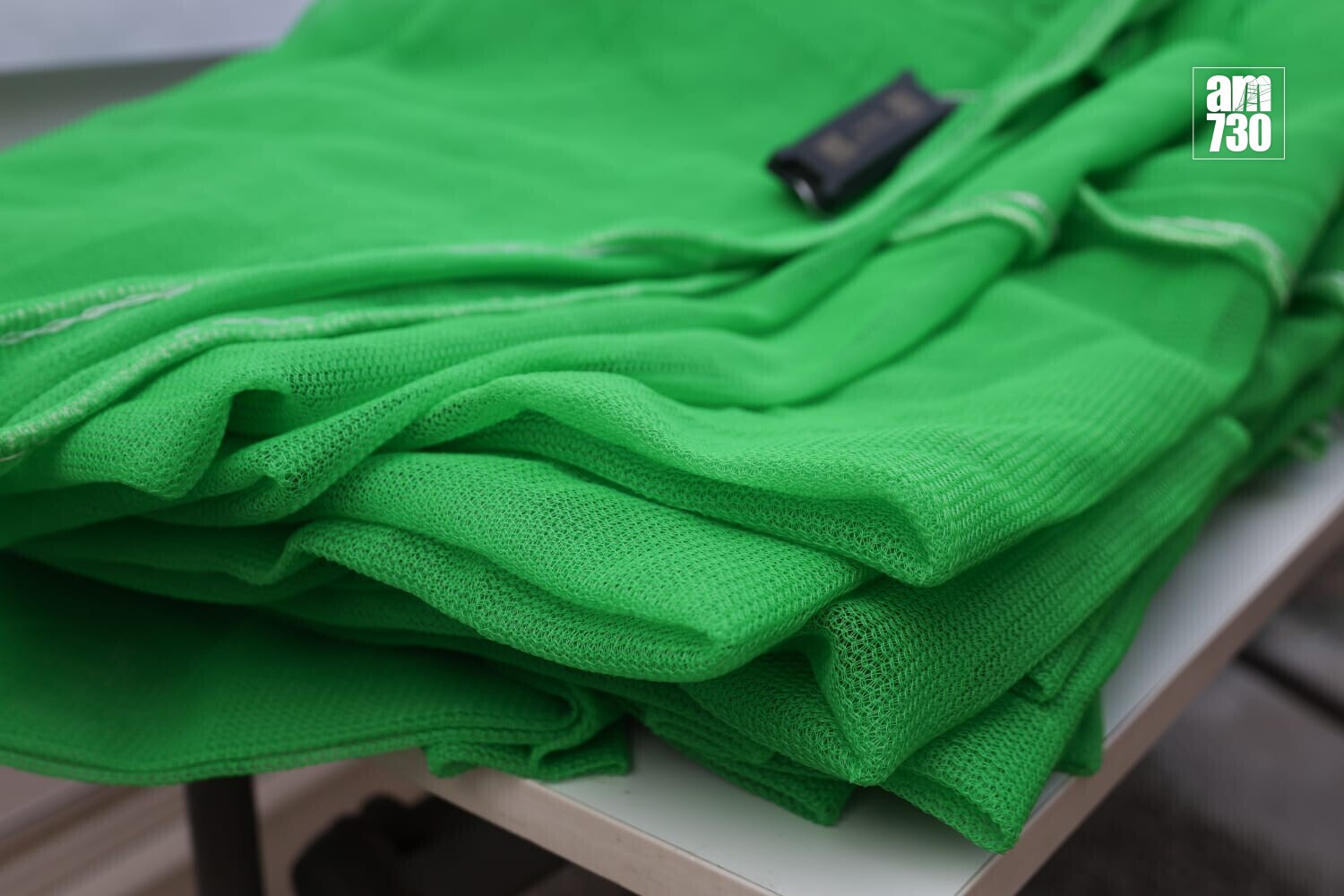 建造業議會為業界集體採購棚網及測試阻燃效能，今日(15日)起陸續分發予已訂購的承建商。(周令知攝)