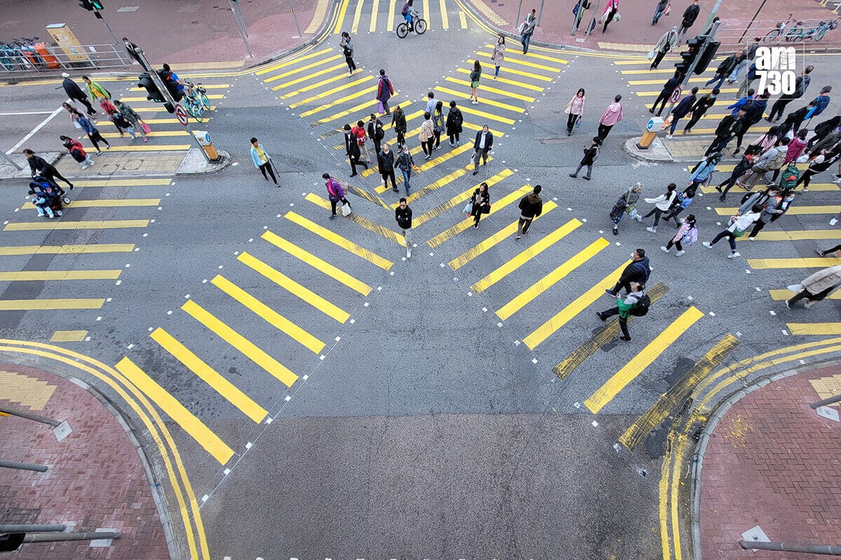 沙田沙角街與逸泰街交界路口已試驗對角過路處近兩年。(資料圖片／鍾式明攝)