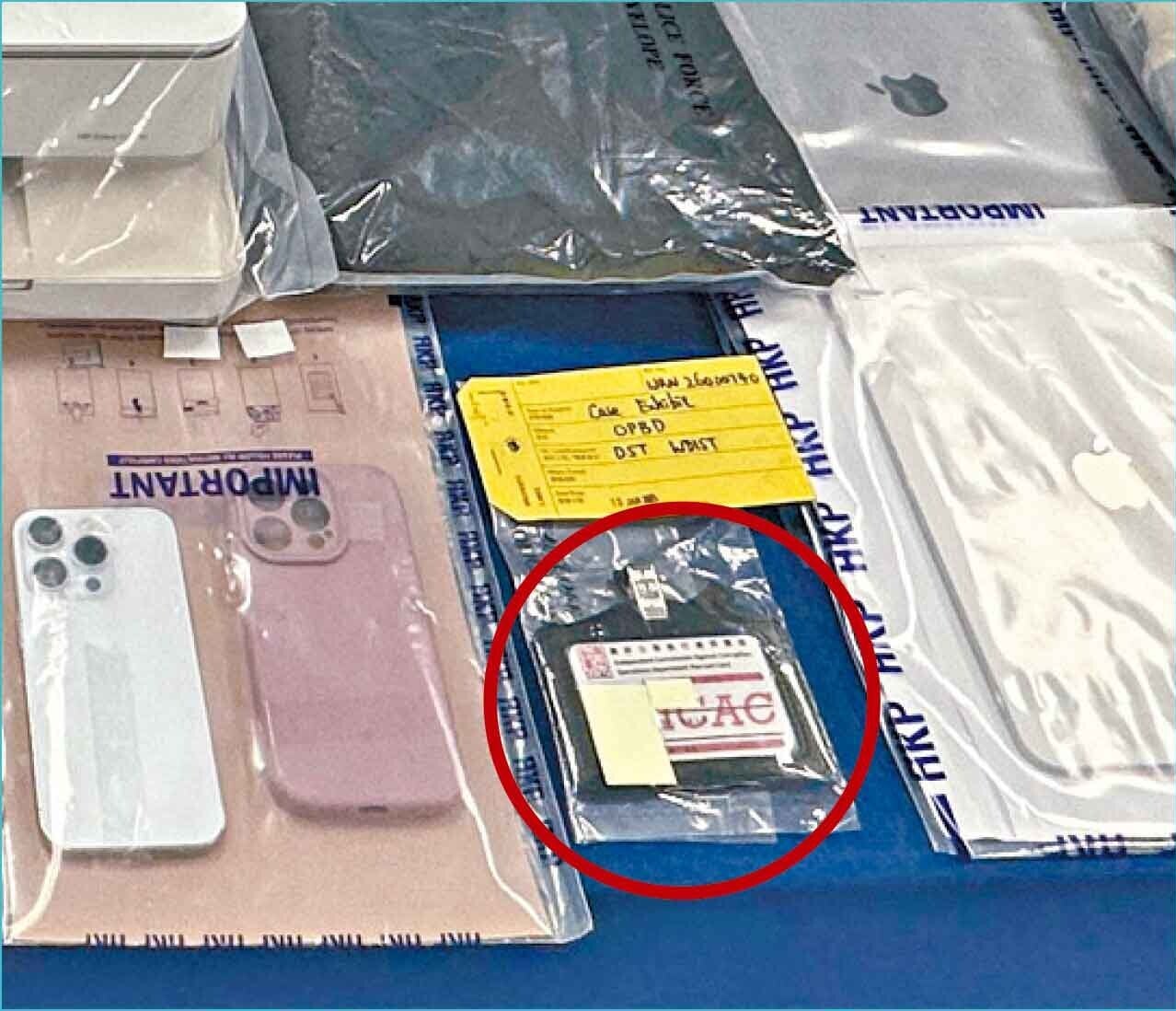 警方在假官員騙案，檢出假ICAC證件。