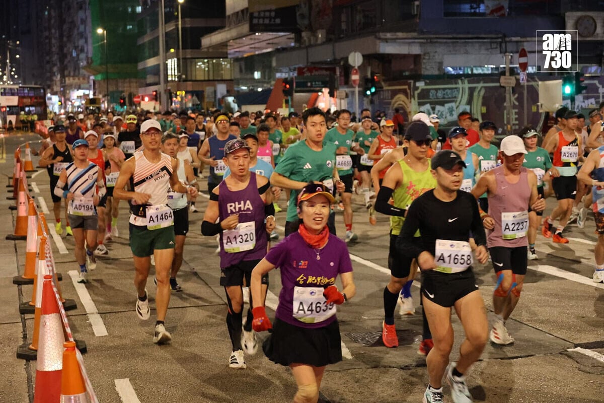 香港馬拉松1月18日舉行，全馬和半馬跑手會途經旺角。(鍾式明攝)