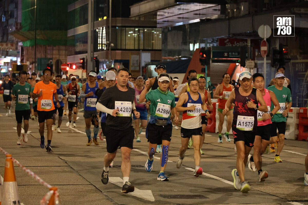 香港馬拉松1月18日舉行，全馬和半馬跑手會途經旺角。(鍾式明攝)