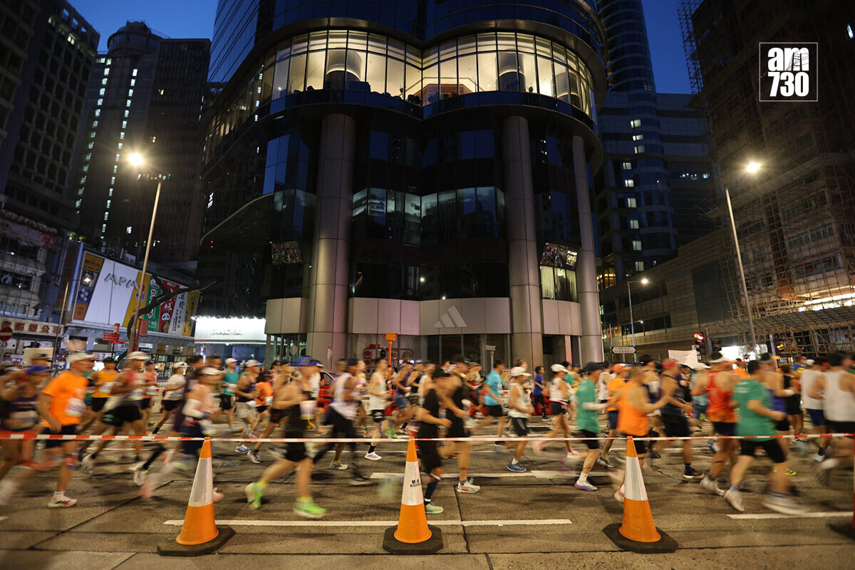 香港馬拉松1月18日舉行，全馬和半馬跑手會途經旺角。(鍾式明攝)
