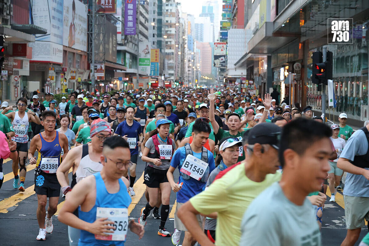 香港馬拉松1月18日舉行，全馬和半馬跑手會途經旺角。(鍾式明攝)