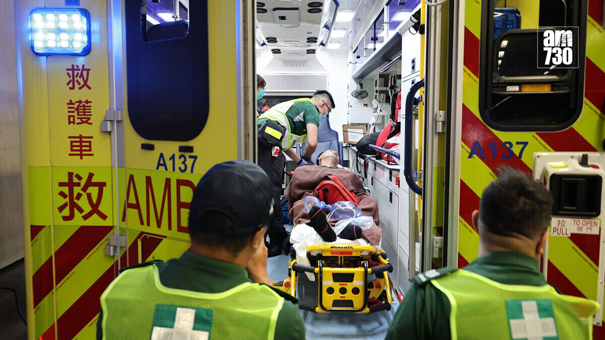 香港馬拉松1月18日舉行，有跑手不適被送上救護車。(鍾式明攝/ 資料圖片)