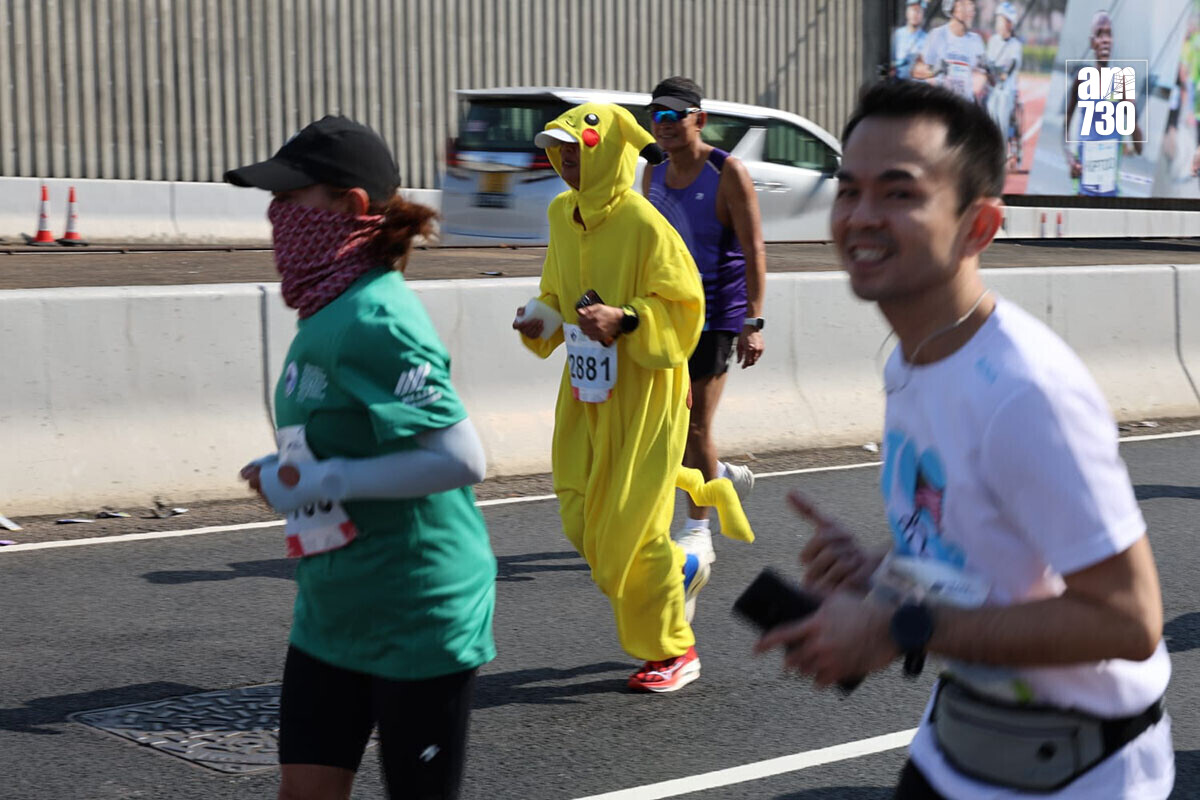 香港馬拉松1月18日舉行，大批跑手悉心打扮出戰。(鍾式明攝)