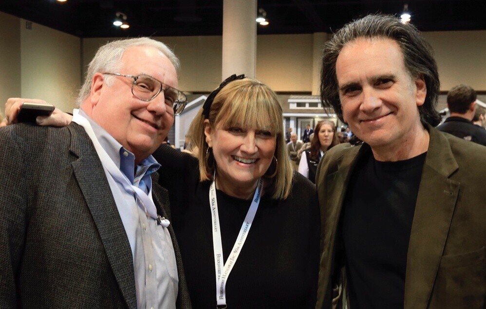 巴菲特的3名子女,(左起)Howard、Susan及Susan。(Reuters)