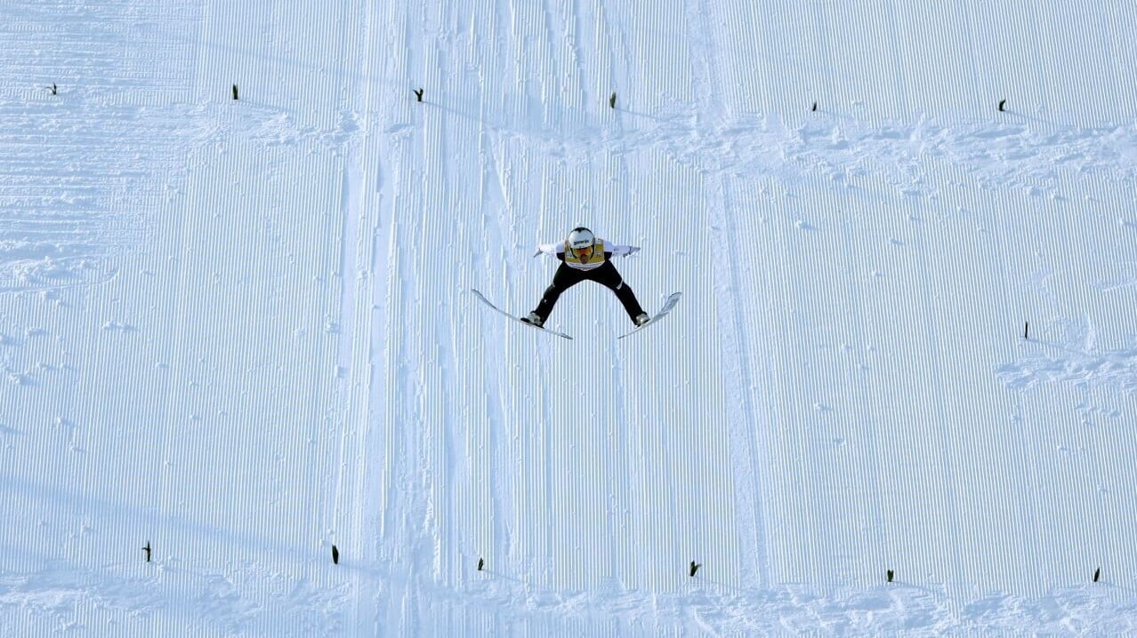 跳台滑雪爆醜聞 傳選手打玻尿酸增下體尺寸 助飛得更遠（示意圖，非涉事運動員）