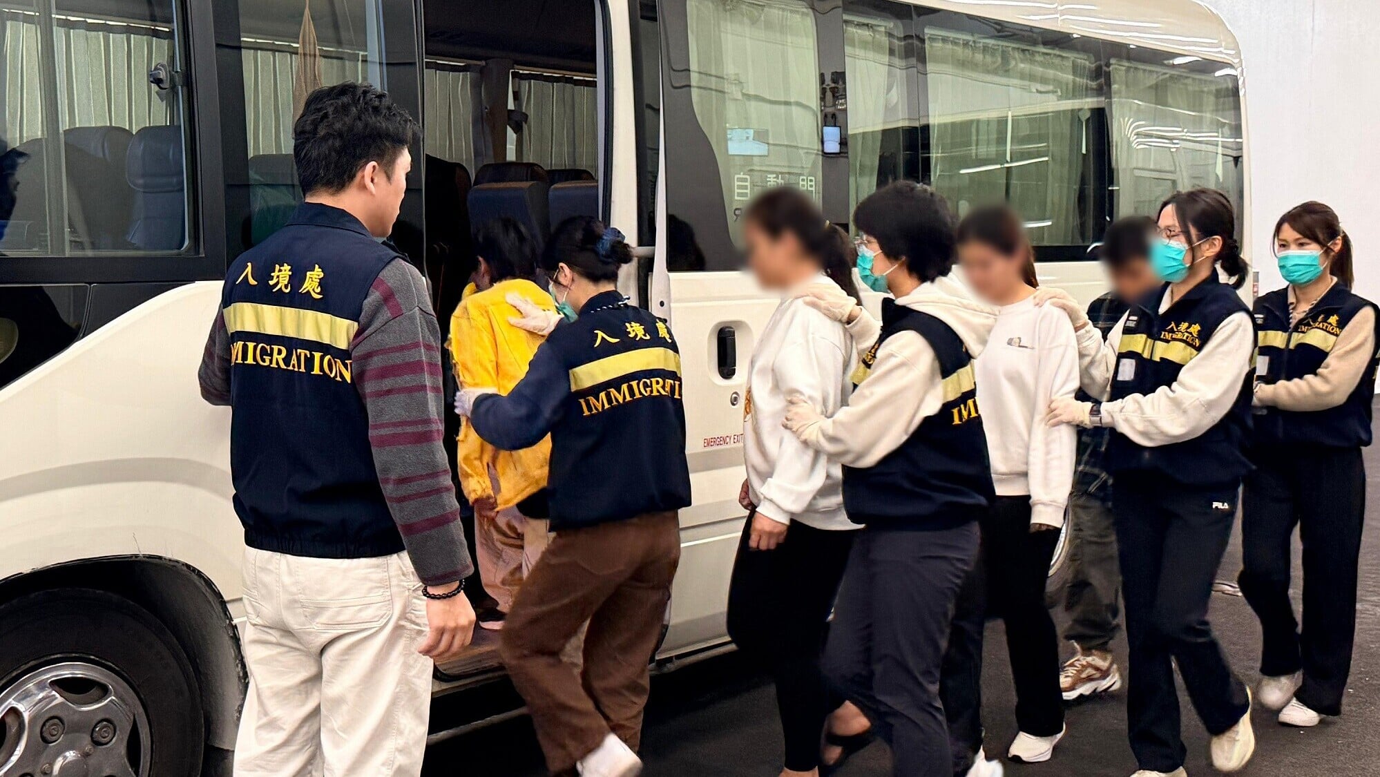 DF45C4AF382C473CABD2F43C661AFA55 O