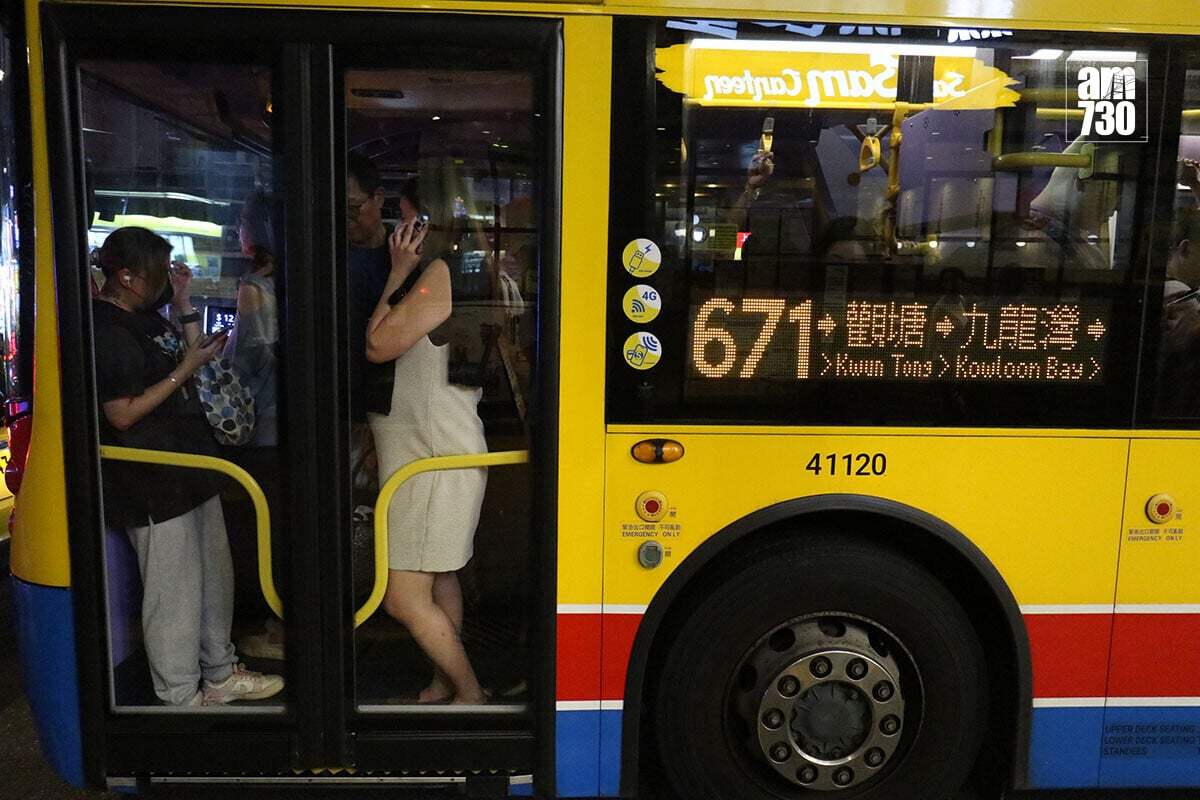 強制佩戴安全帶的新法例，只規定座位裝有安全帶時必須佩戴。(資料圖片／鍾式明攝)