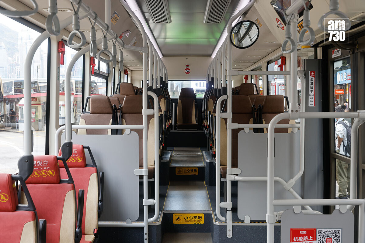 強制佩戴安全帶的新法例，只規定座位裝有安全帶時必須佩戴。(資料圖片／蘇文傑攝)