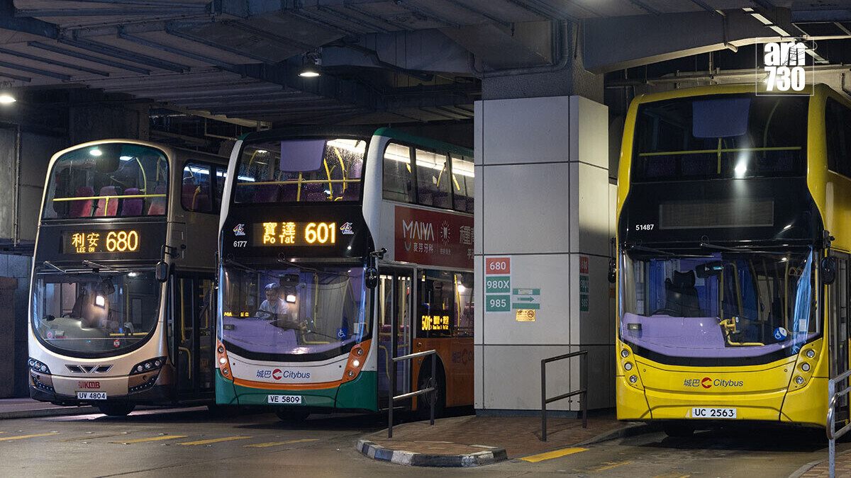 巴士乘客1月25日起須佩戴安全帶。(資料圖片／蘇文傑攝)