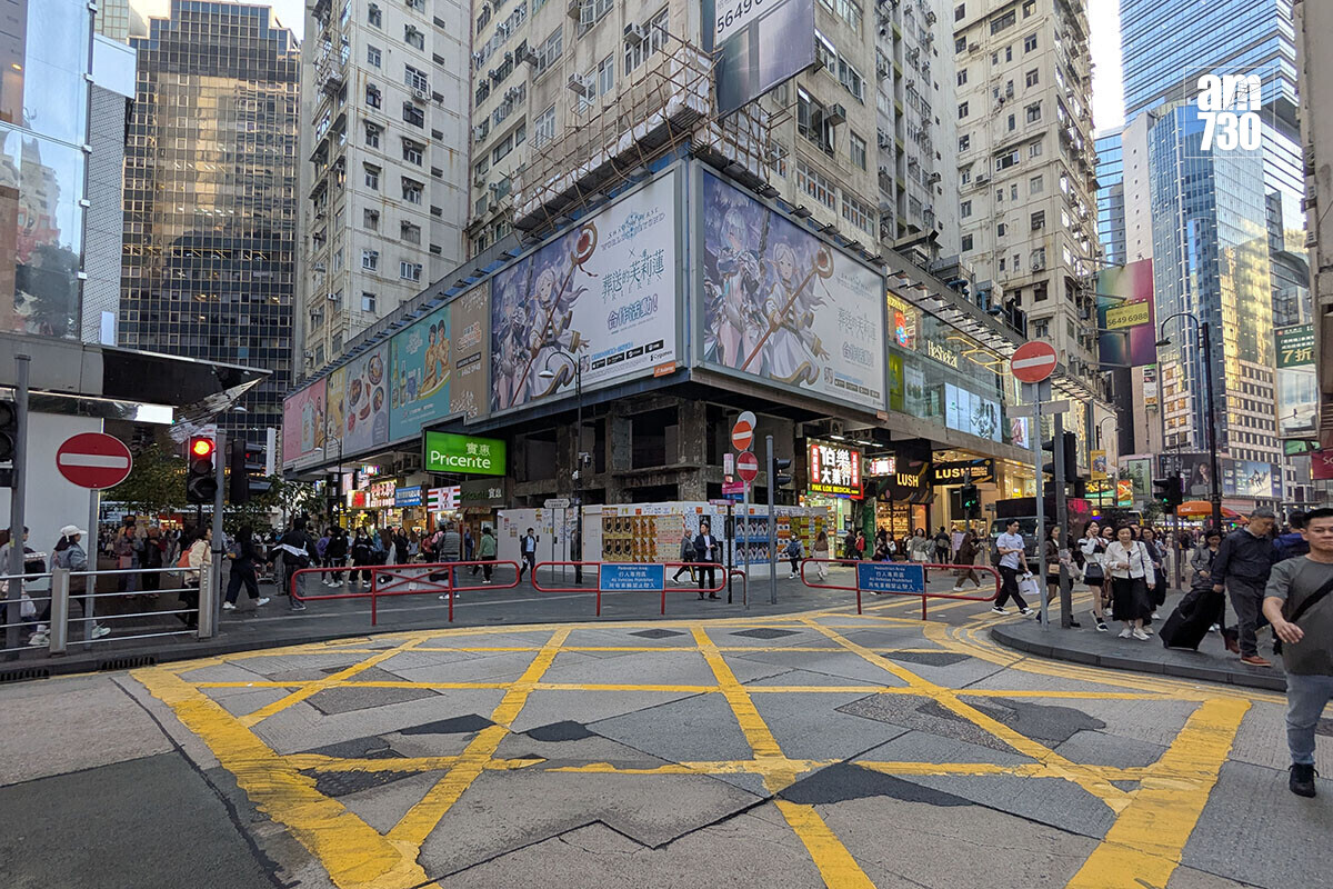 政府建議在銅鑼灣百德新街全日行人專用街道兩端，安裝汽車防撞設施。(資料圖片／羅庸軒攝)