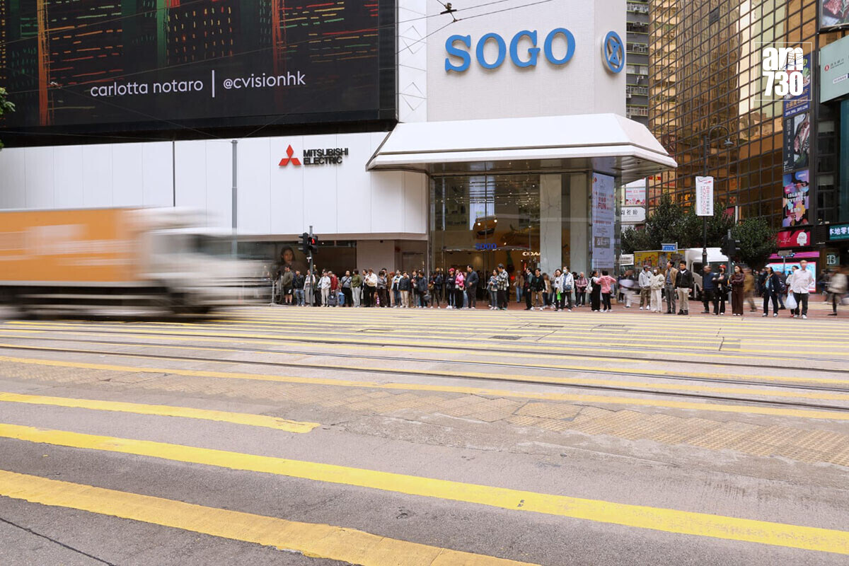 政府建議在銅鑼灣崇光百貨對開過路處兩端，安裝汽車防撞設施。(林俊源攝)