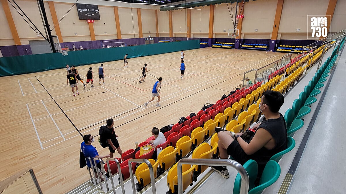 室內籃球場租用人訂場時，必須填寫另外兩名用場人士資料，並須與其中一人簽場及使用。(資料圖片)