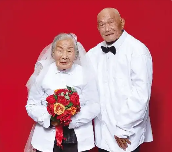 人瑞夫婦結婚75年長壽秘訣揭 Mystifying 人生契約