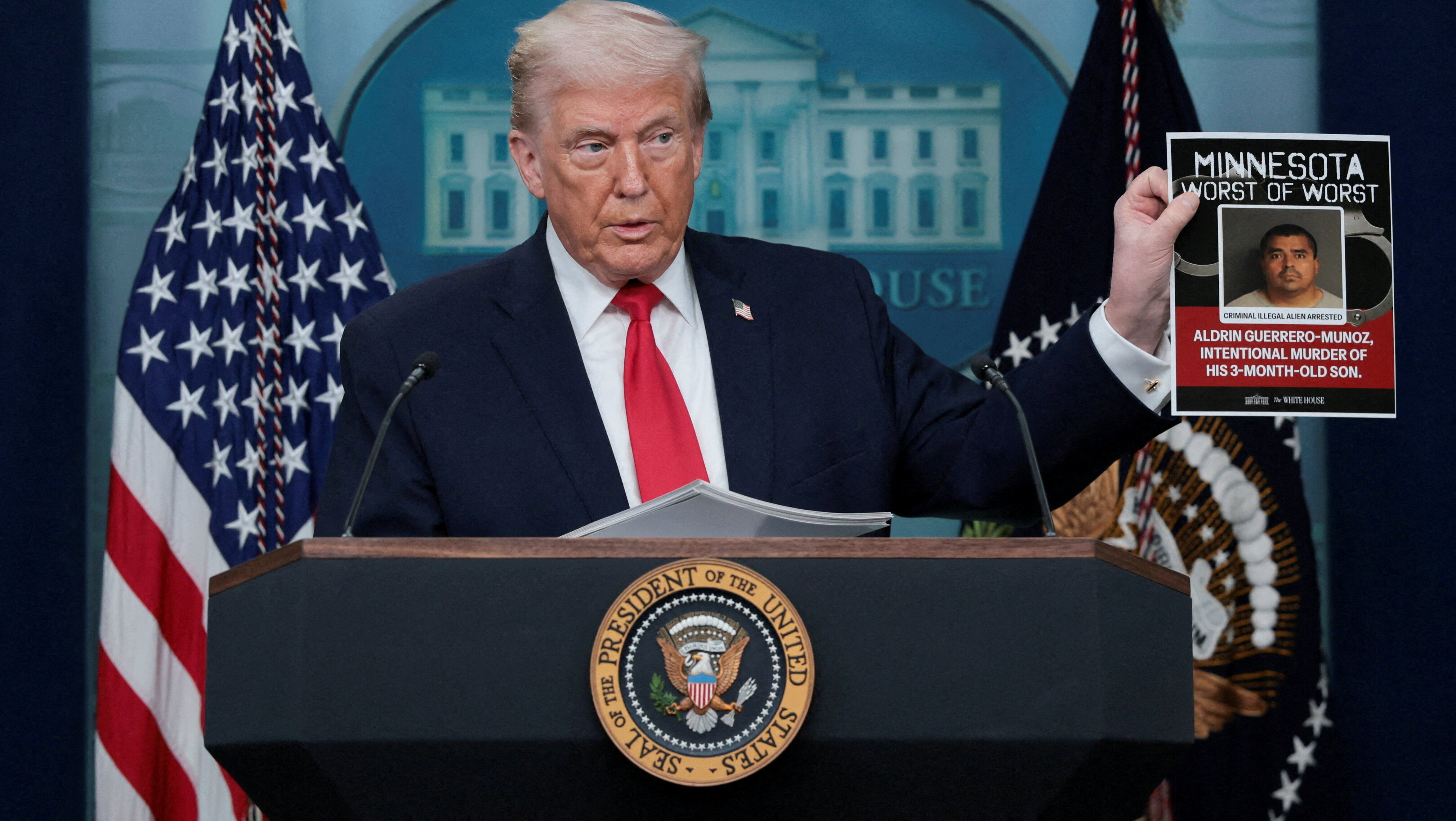 特朗普更直言，「我妻子認為我是像巴菲特那樣的金融天才」