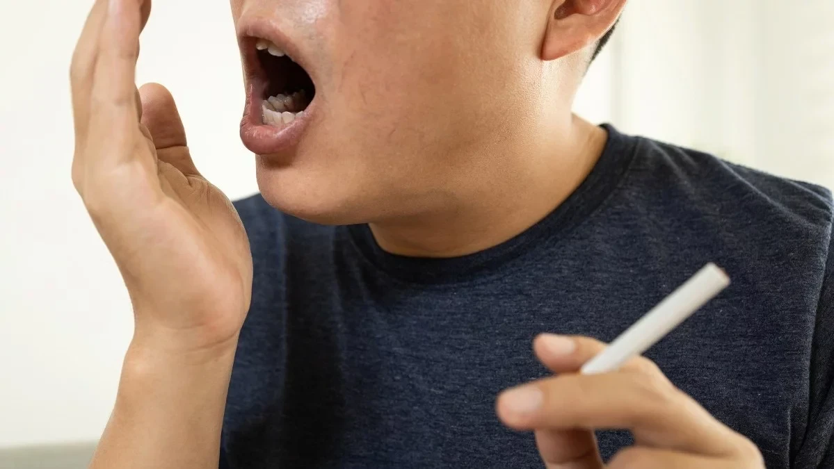 若發現口腔內潰瘍、腫塊超過兩周仍未癒合，或出現白斑、紅斑等異常變化，應及早就醫檢查。