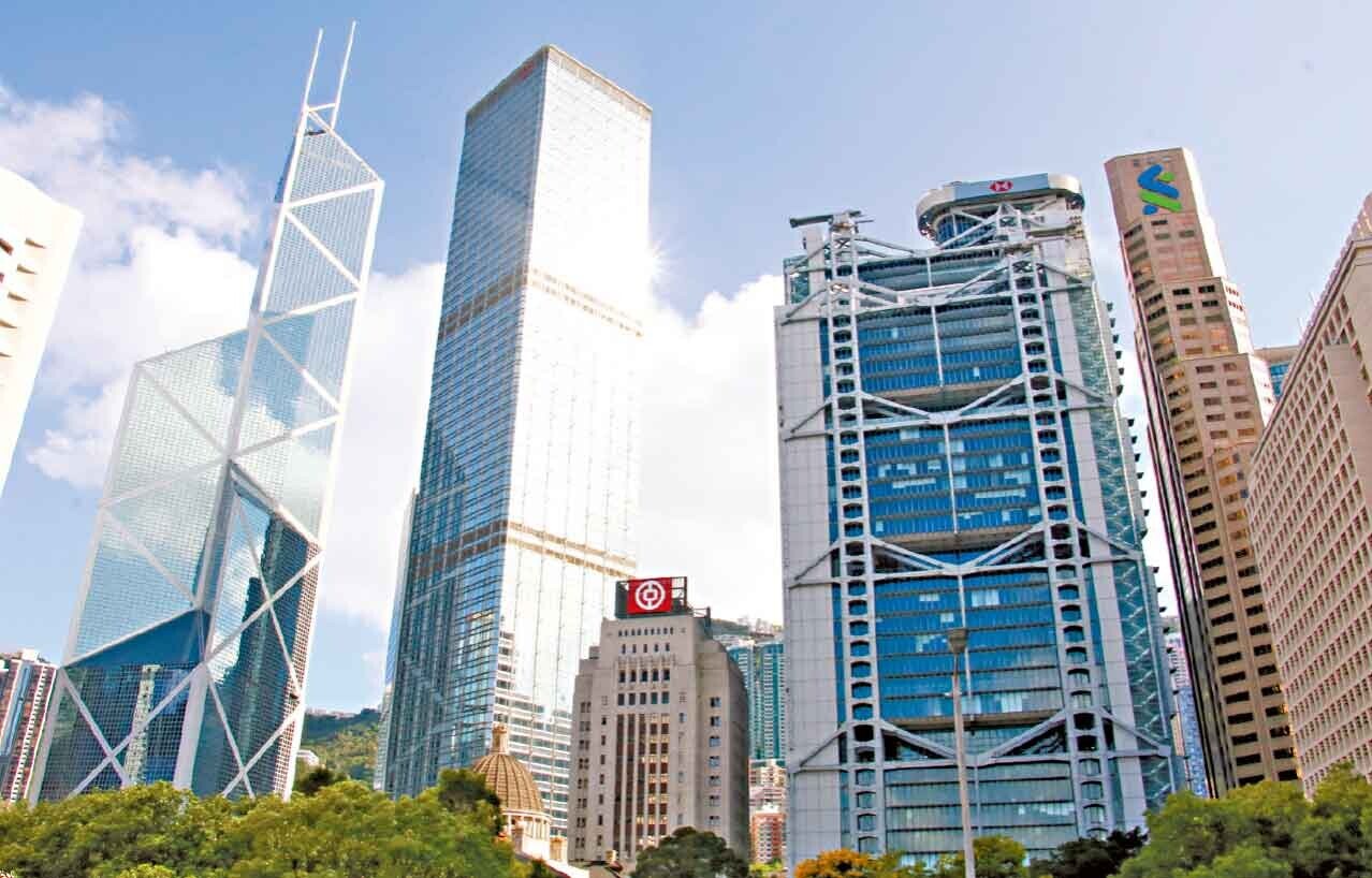 金管局與香港銀行公會宣布推出《長者友善銀行服務指引》。