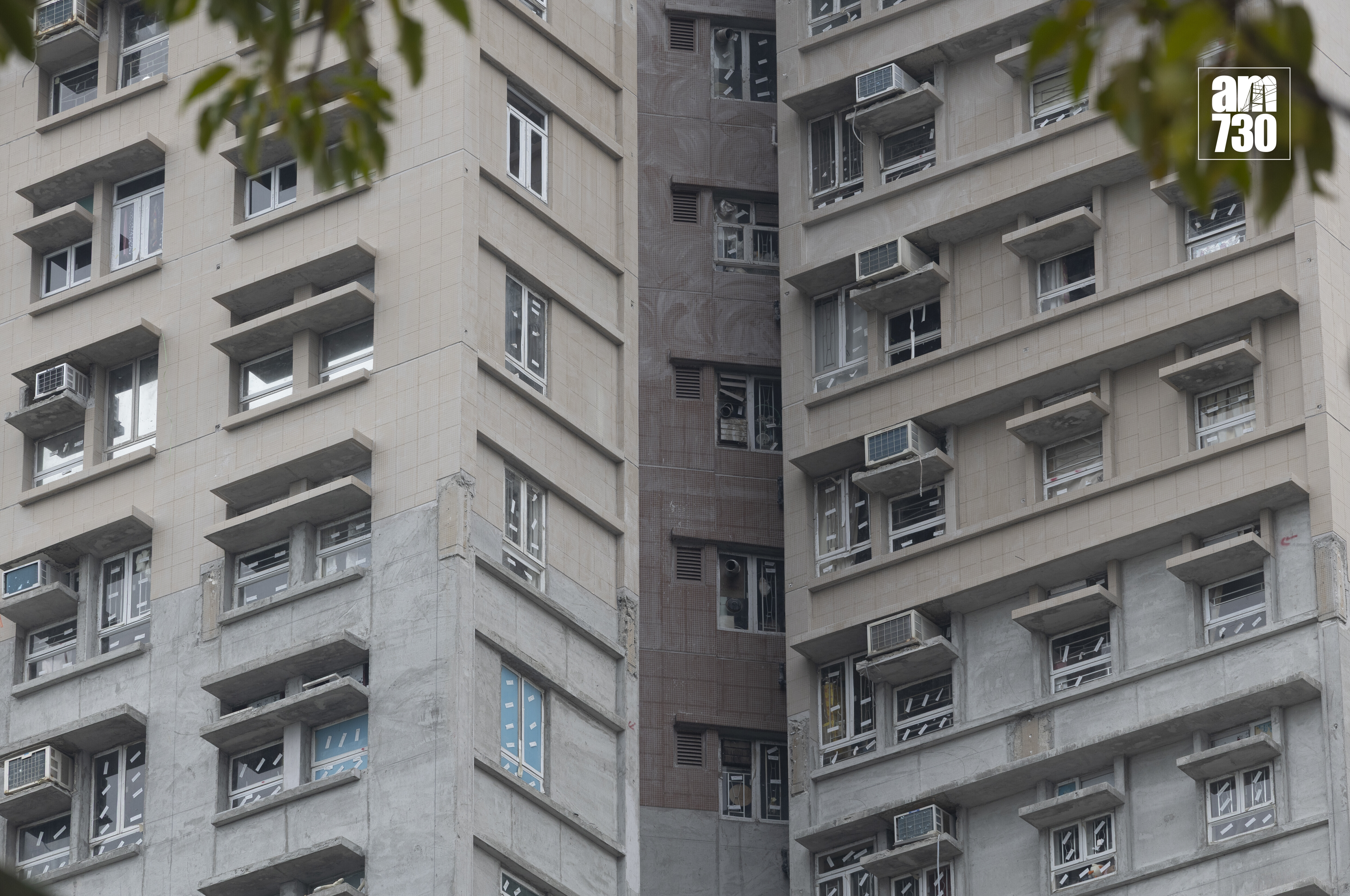 大埔宏福苑五級大火後樓宇情況。(蘇文傑攝)