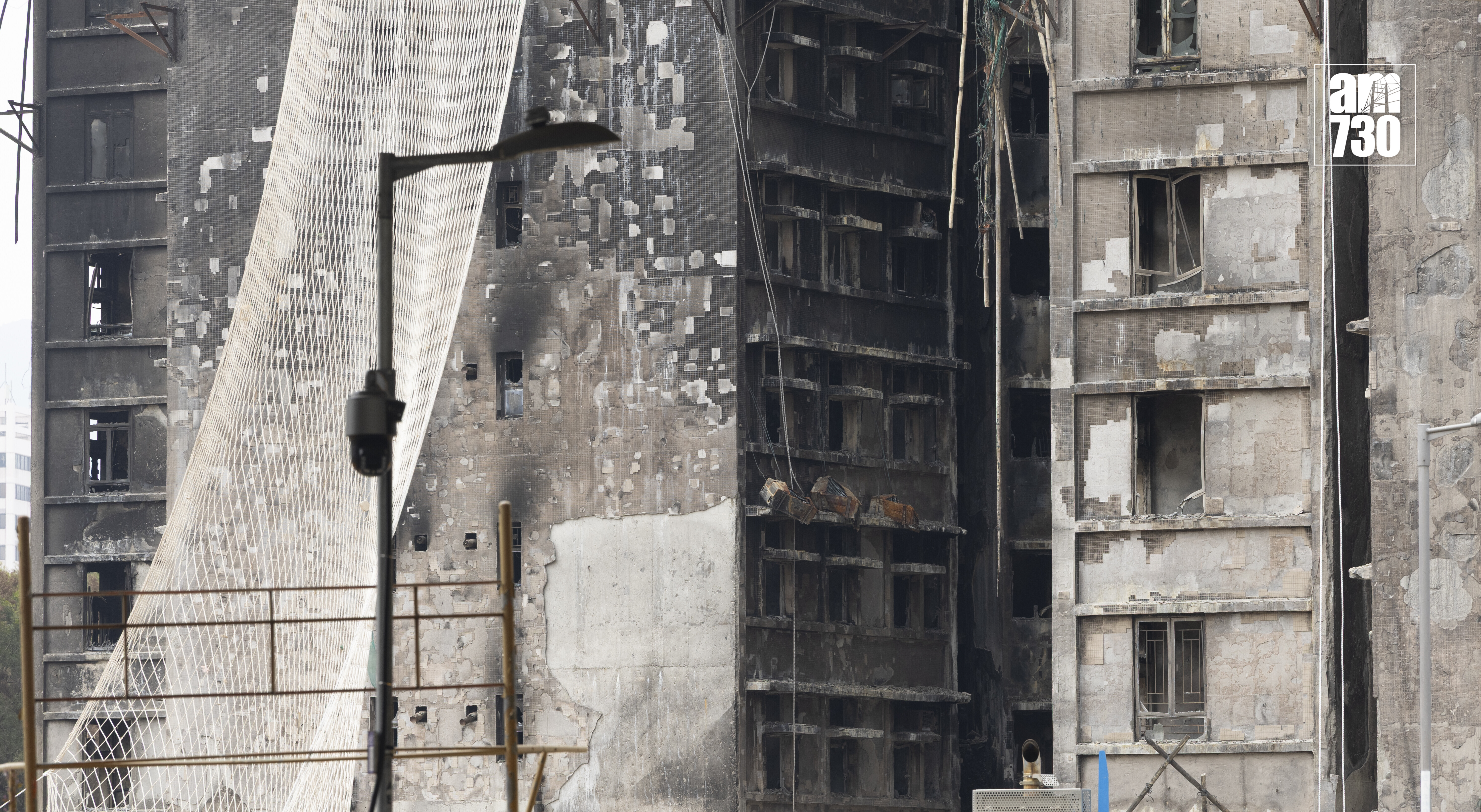 大埔宏福苑五級大火後樓宇情況。(蘇文傑攝)