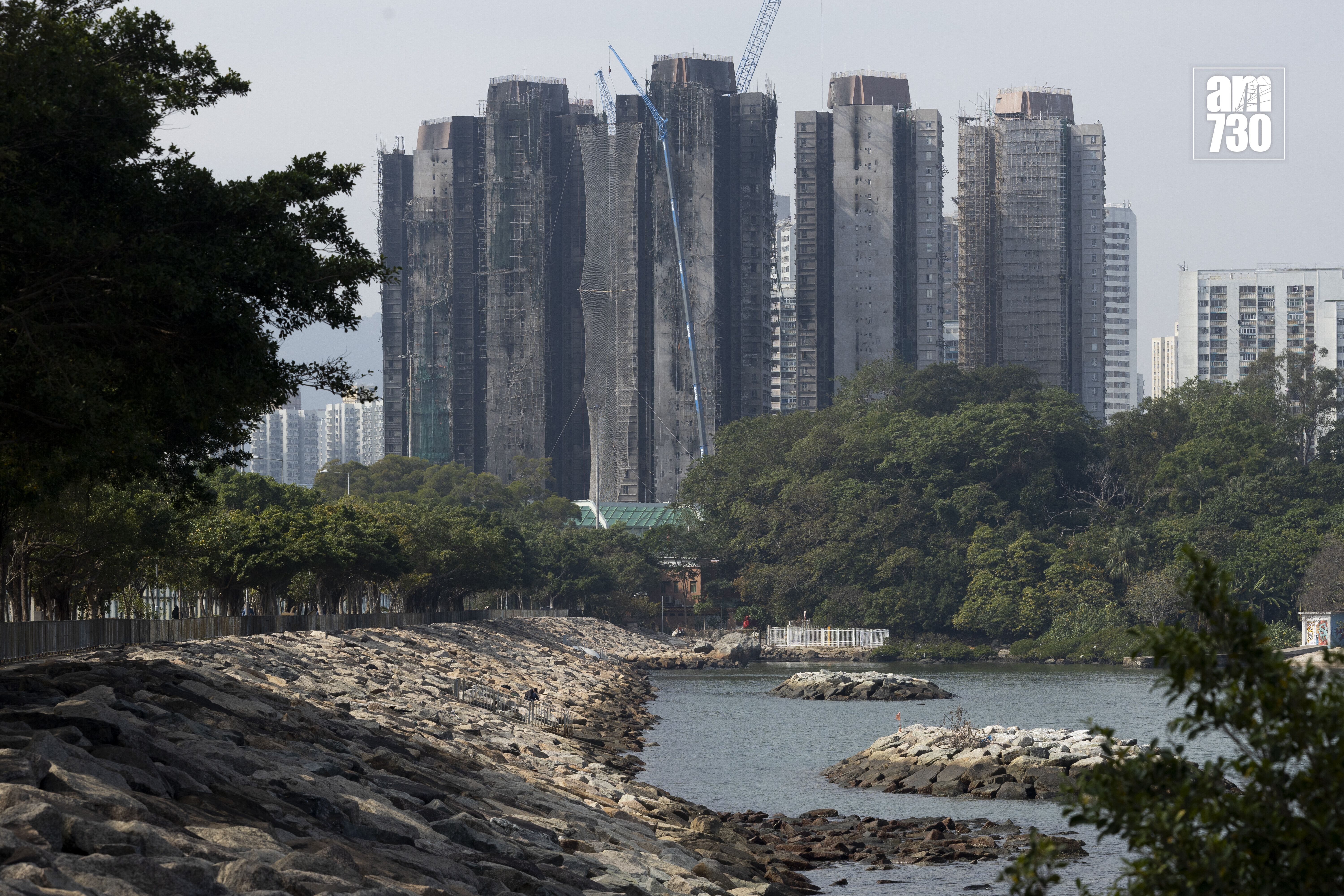 大埔宏福苑五級大火後樓宇情況。(蘇文傑攝)