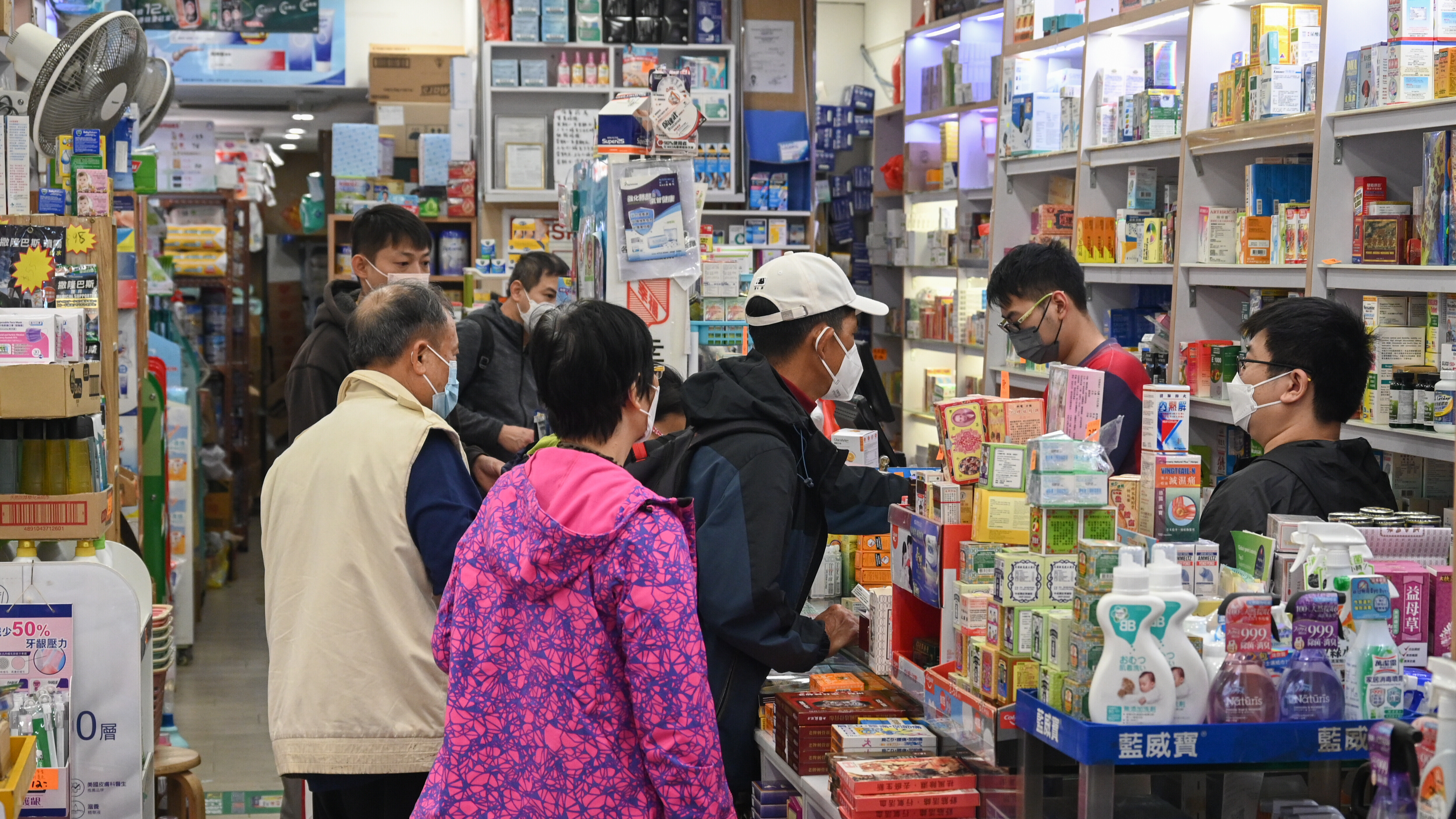20230108eugene 上水 通關首日藥房情況 03