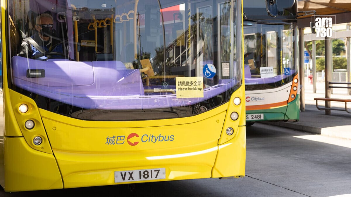 專營巴士乘客強制佩戴安全帶實施數日。(資料圖片／蘇文傑攝)