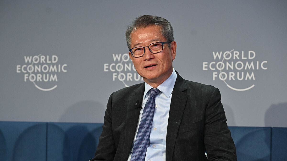 陳茂波在一個專題會議擔任發言嘉賓。(陳茂波網誌)