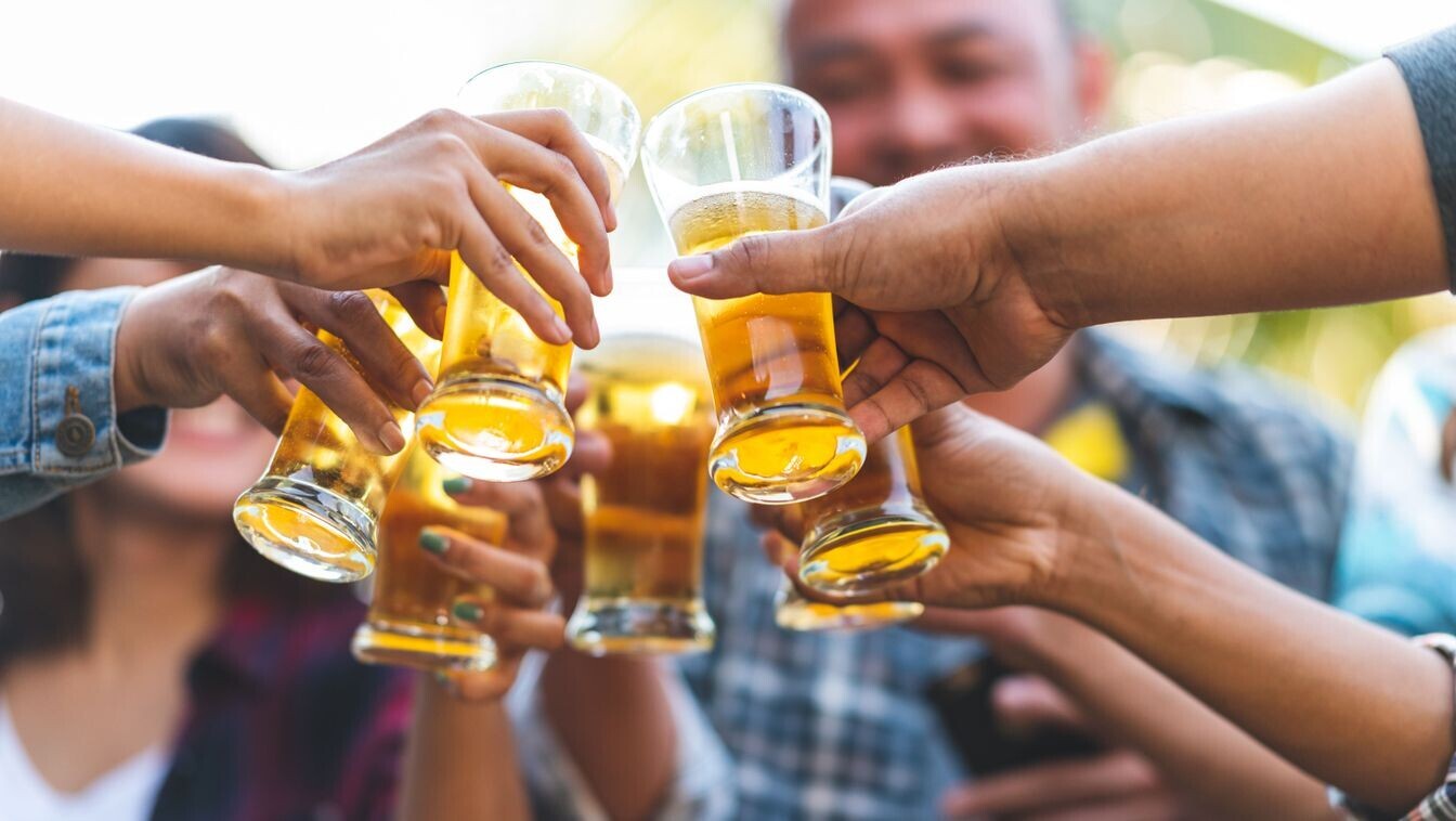 鍾意飲酒更容易染新冠肺炎？研究：「呢類人」感染、死亡風險都上升