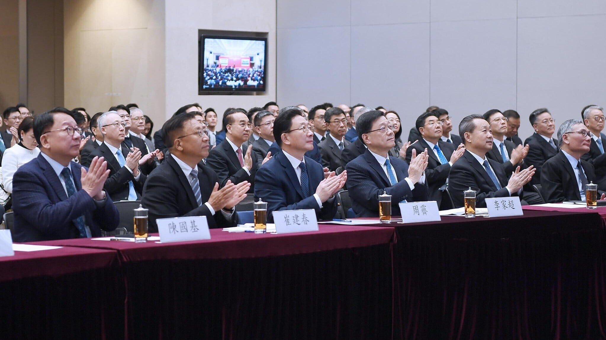 李家超指行政主導是特區高效治理和保障福祉關鍵。(李家超FB)