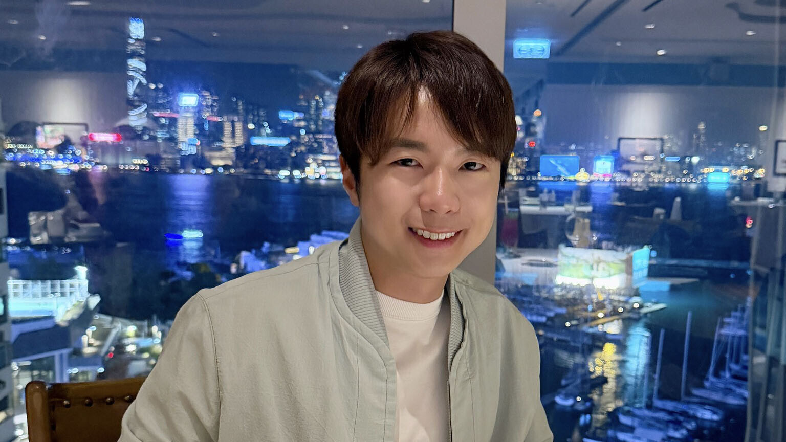 小斯透過名下公司入稟法院，向一間行銷代理公司追討近3,150萬元。(FB專頁「小斯」圖片)