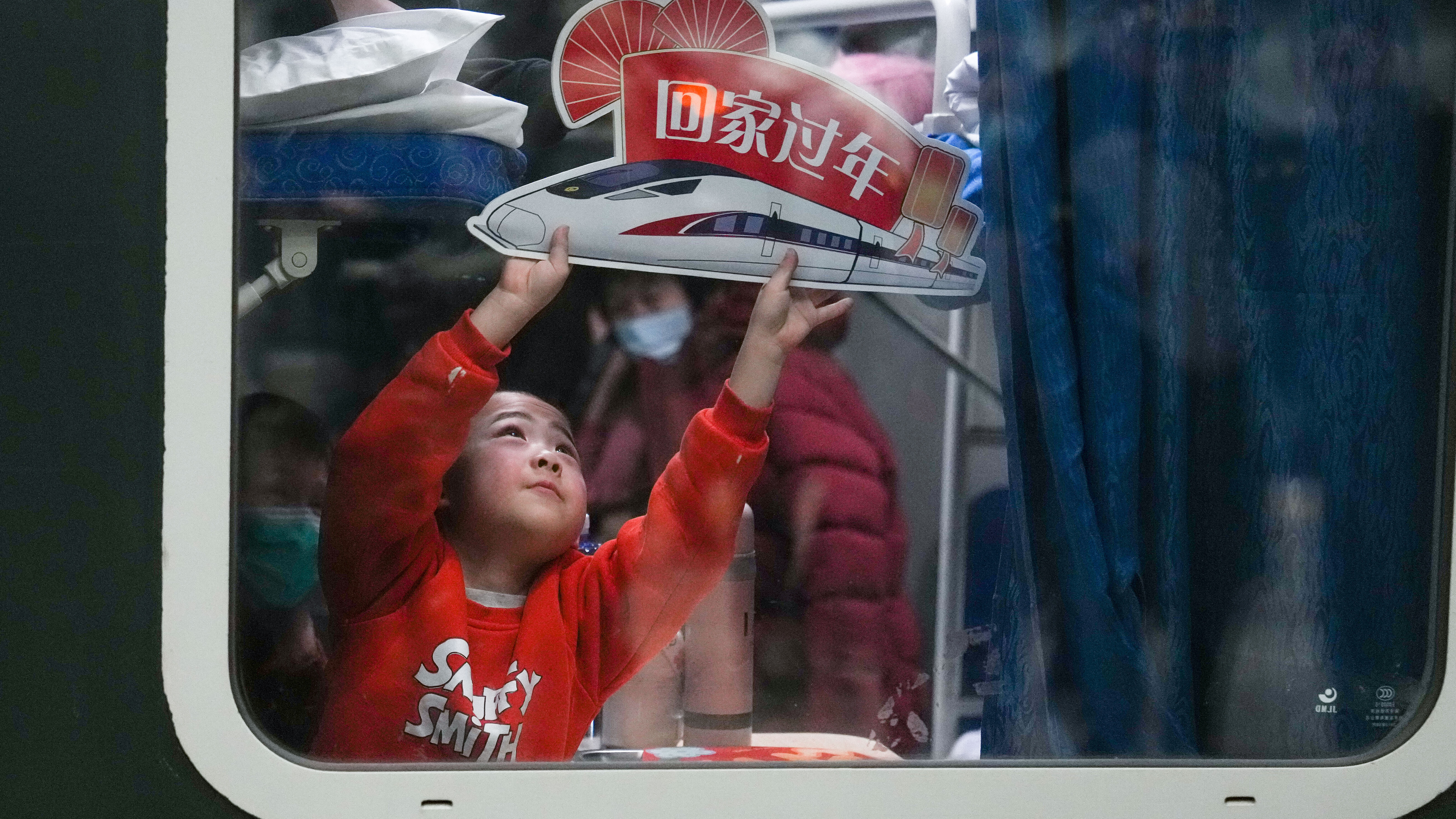 「回家過年」是中國人的年度大事。(新華社)