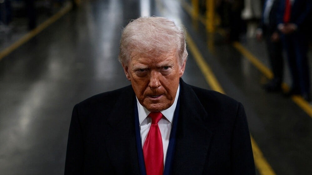 質疑南韓仍未通過貿易協議，特朗普提高關稅至25%。(AP)