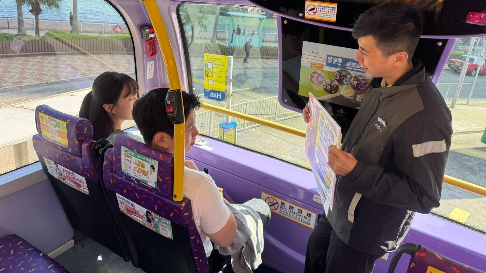 巴士上強制佩戴安全帶的規例已實施，城巴指目前新規定在城巴車隊的實施運行大致暢順