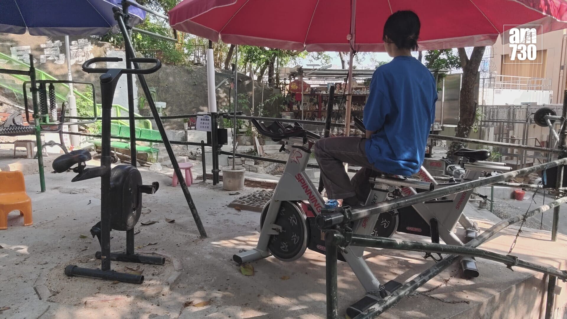 主教山官地僭建猖獗，「管理者」認違法反指政府無正視居民需求。(鍾式明攝)