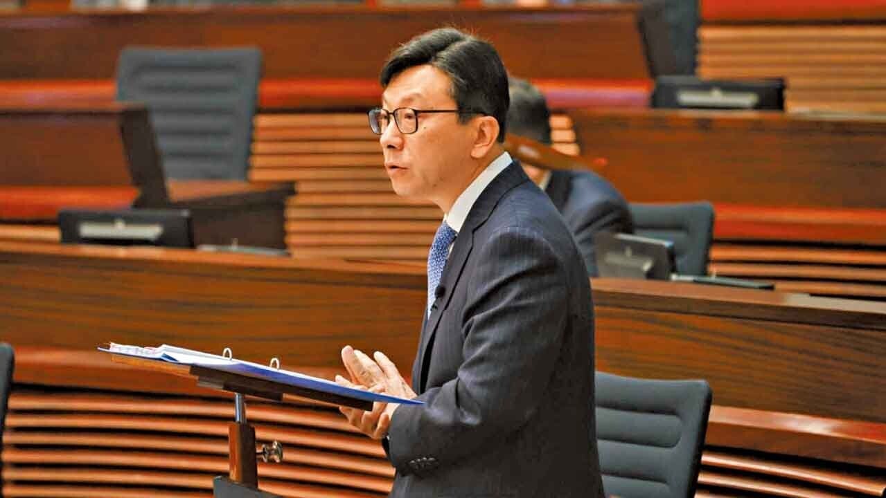 孫玉菡指補充勞工優化計劃截至上月接逾2.2萬宗申請。(周令知攝)