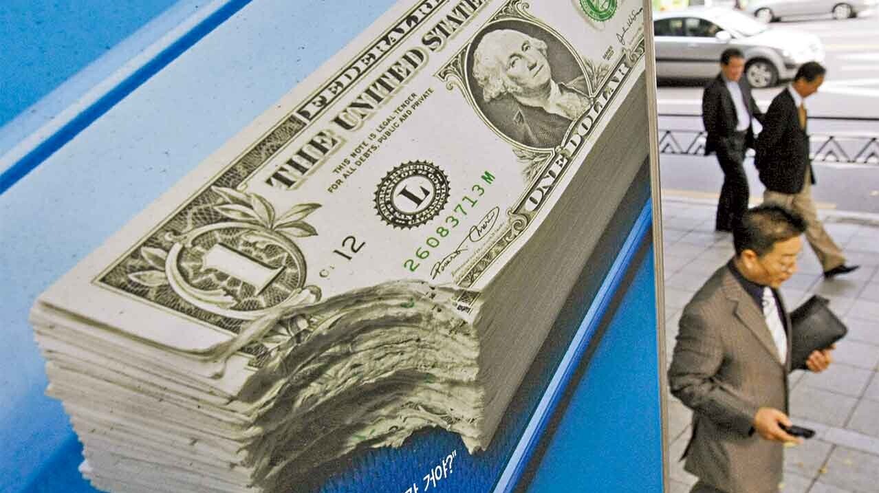 去年美元兌其他主要貨幣貶值約9%，帶挈外匯基金回報大升。(資料圖片)